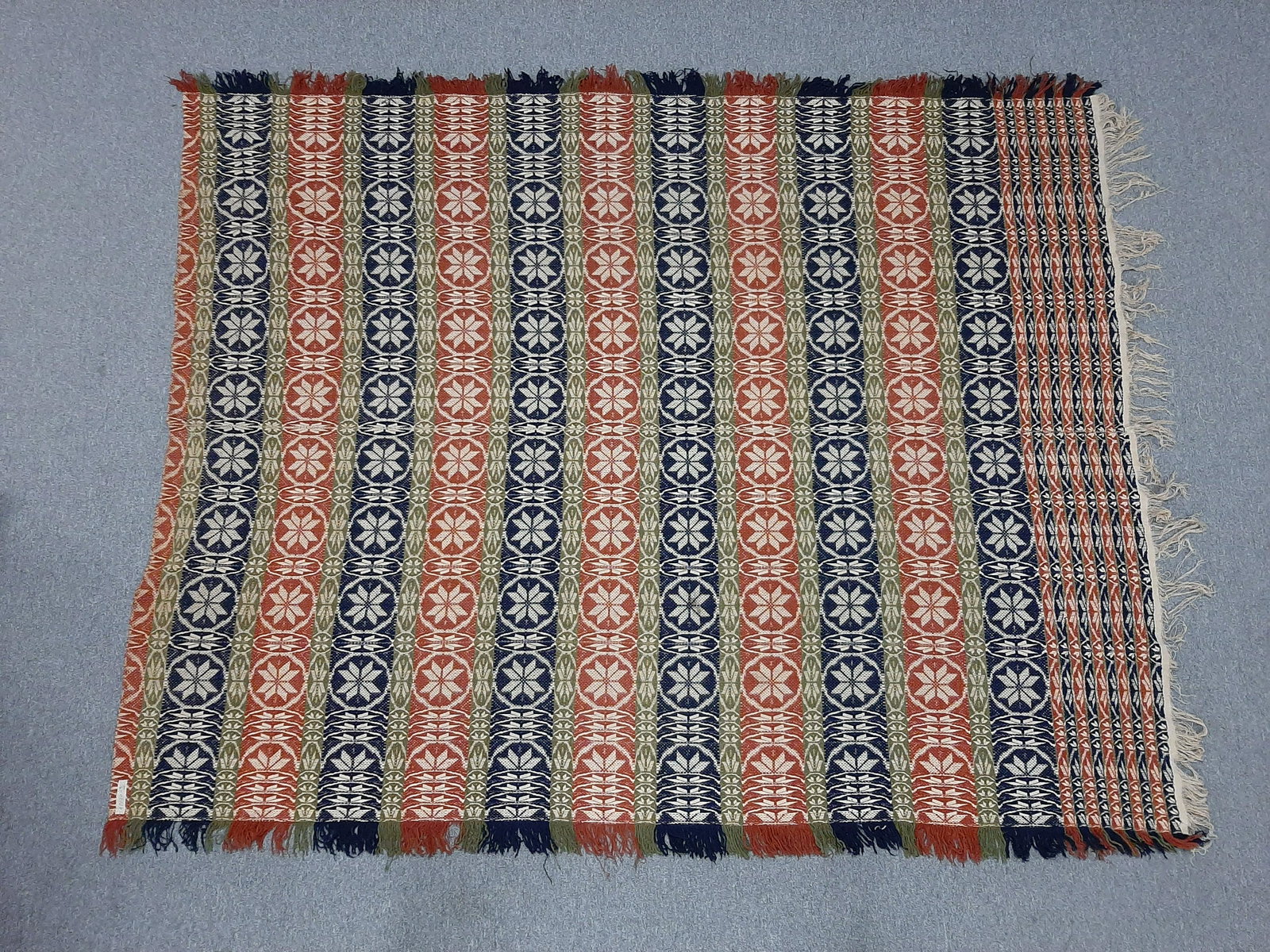 Antique Coverlet: 5' 10½" wide X 7' 9" long. IMPORTANT: Before bidding, please read the terms and conditions. When you registered for the auction you agreed to these terms and will be required to comply with them.