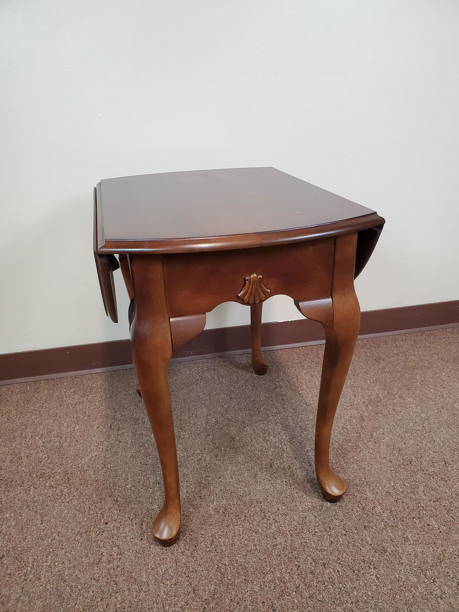Drop Side End Table (1 of 3)