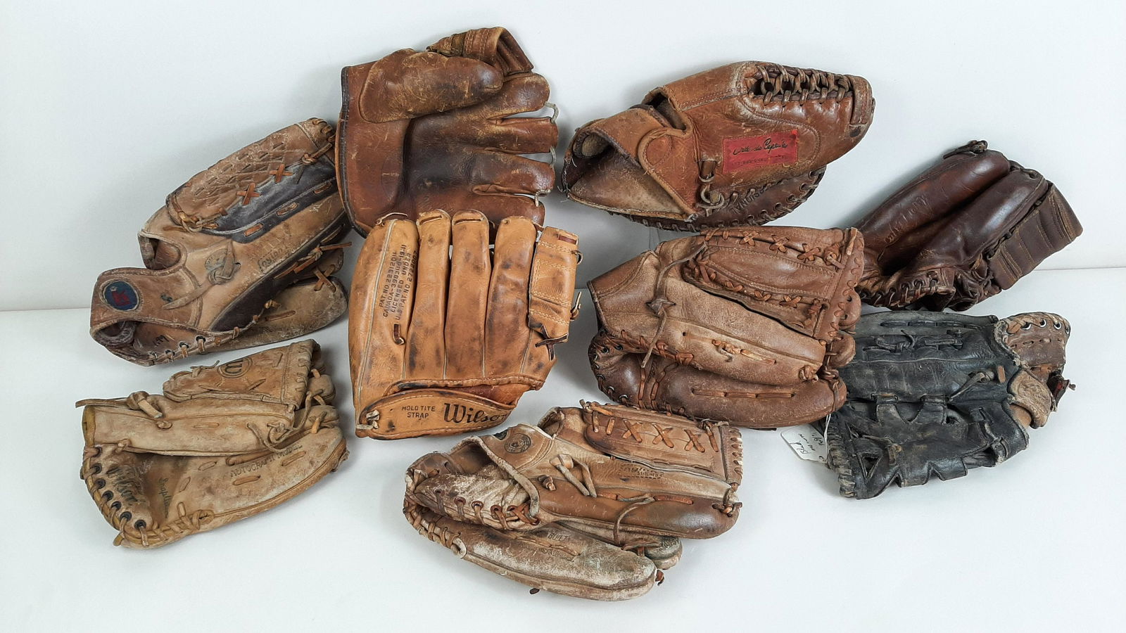 9 Baseball Gloves incl. Wilson (1 of 10)