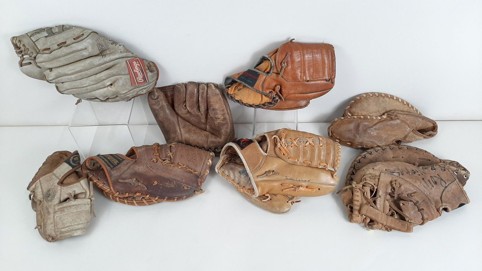 8 Baseball Gloves incl. Regent (1 of 9)