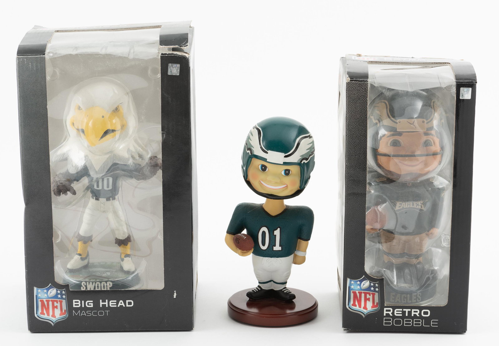 3 Philadelphia Eagles Figurines & Bobbleheads (1 of 8)