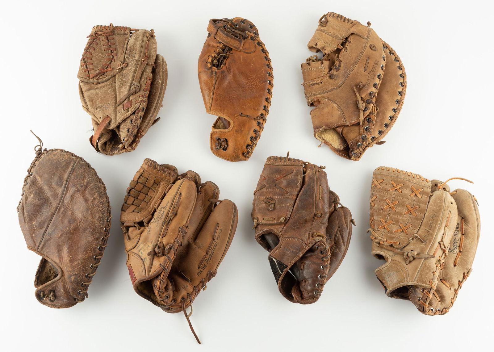 7 Vintage Baseball Gloves (1 of 15)