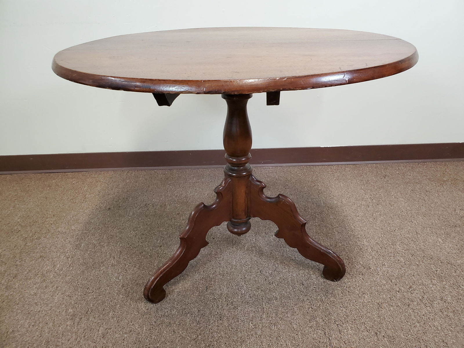 Victorian Tilt Top Table (1 of 6)