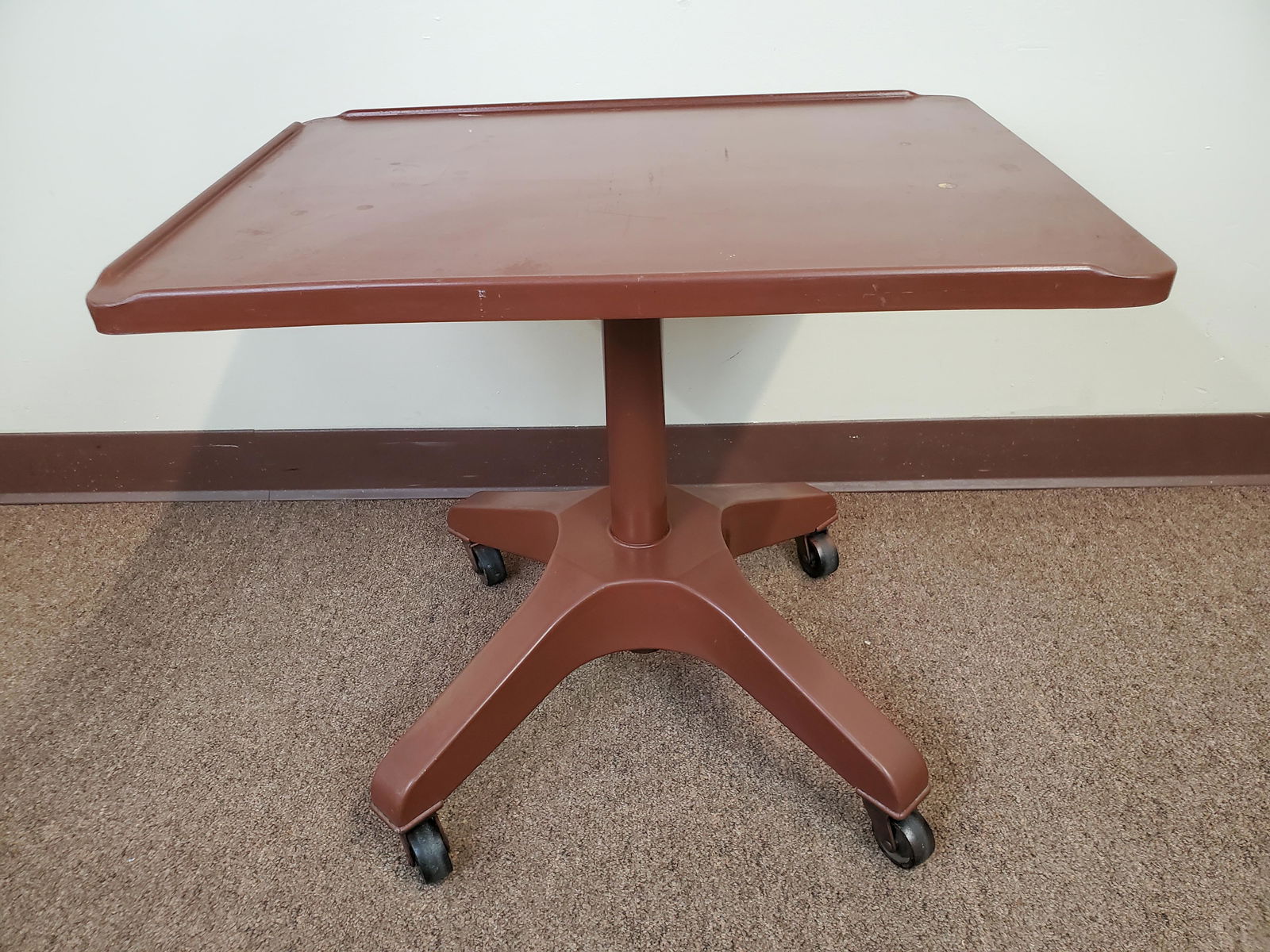 Adjustable Rolling Table (1 of 2)