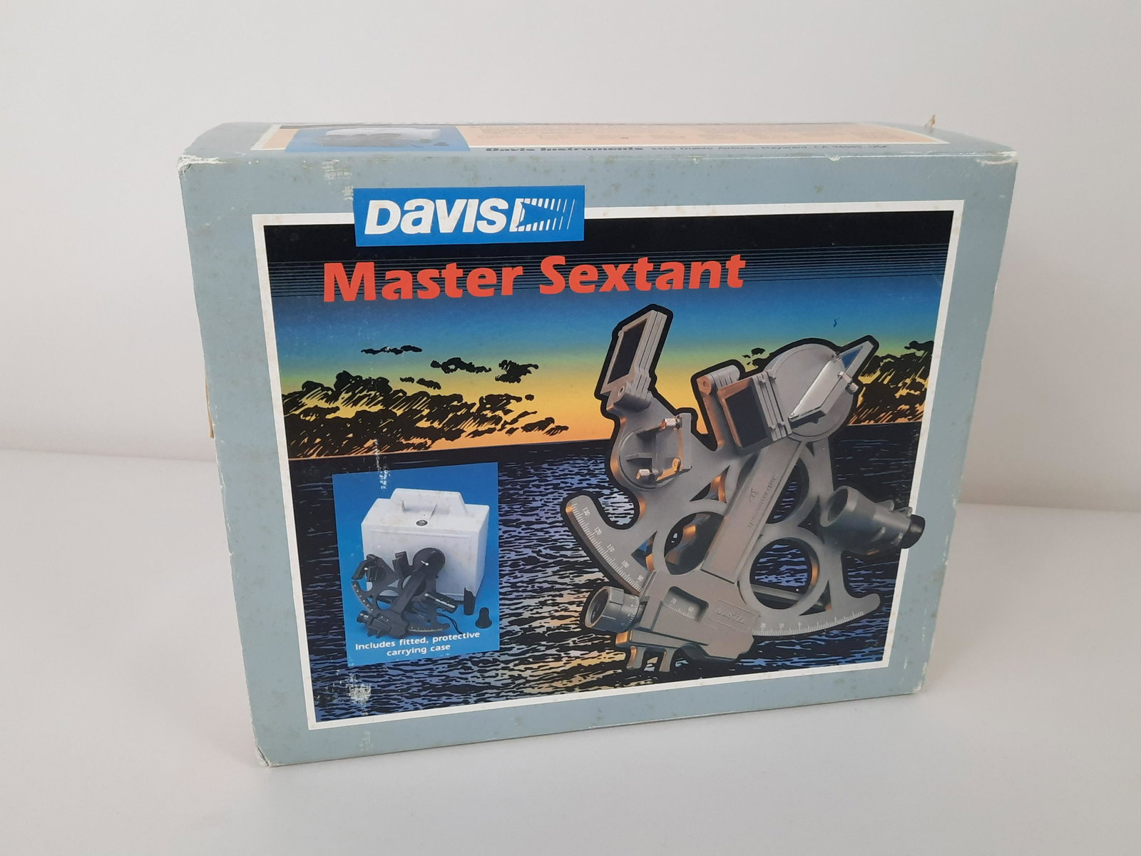 Davis Master Sextant: In original box. IMPORTANT: Before bidding, please read the terms and conditions. When you registered for the auction you agreed to these terms and will be required to comply with them.