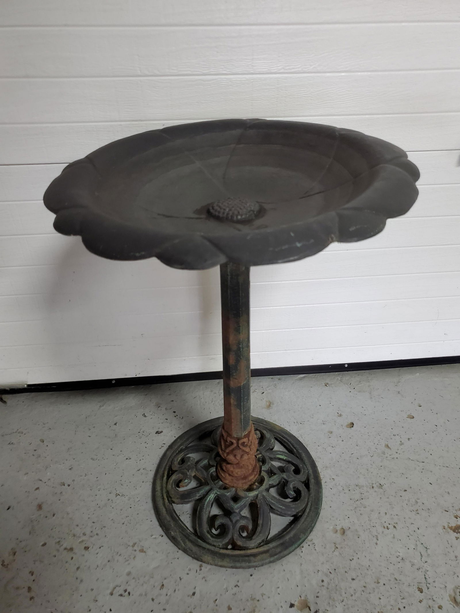 Metal Flower Bird Bath (1 of 3)