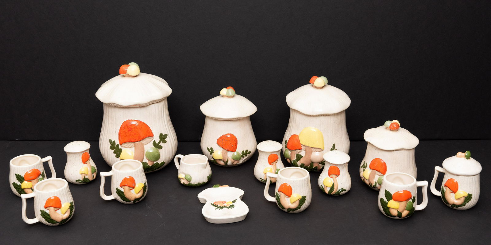 15 Pcs of Mushroom Shaped Kitchenware (1 of 4)