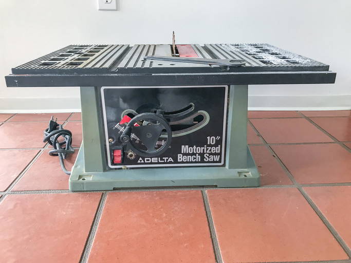 Delta 10" Motorized Bench Saw