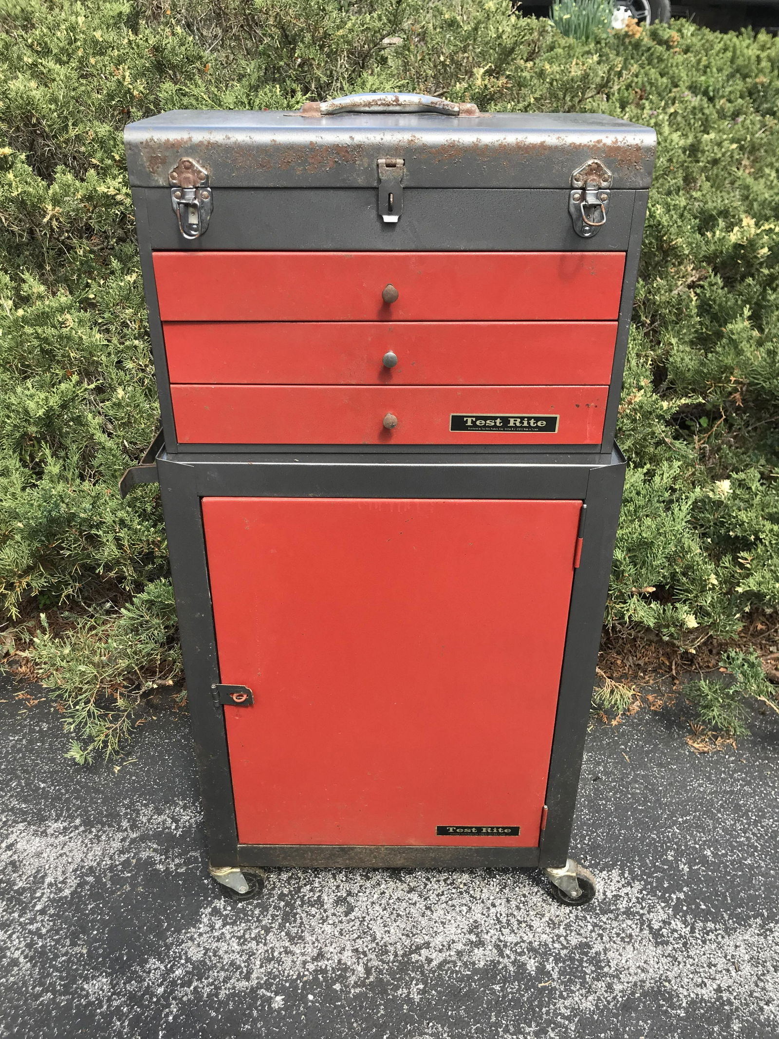 Test Rite Rolling Tool Cabinet (1 of 3)
