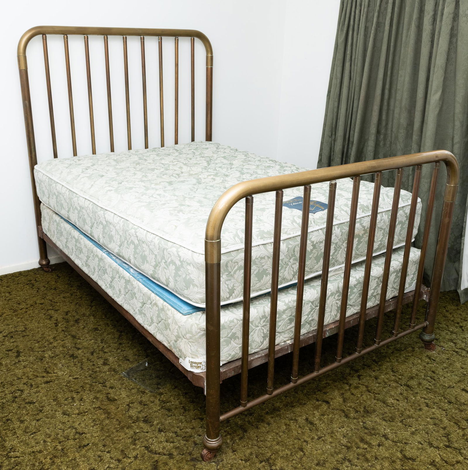 Antique Full Size Brass Bed (1 of 3)