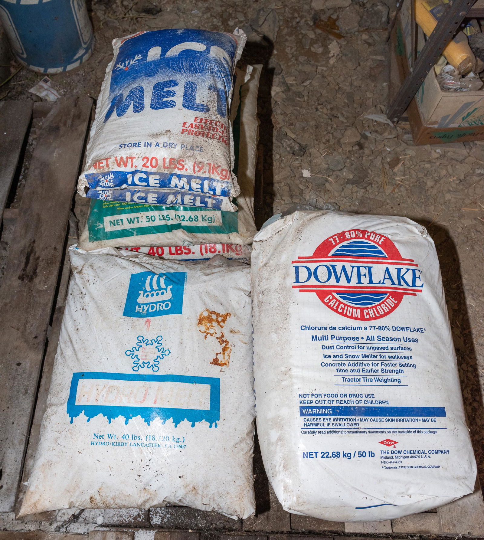 9 Bags Ice Melt: All unopened. 2 bags of Dowflake, 2 20 lbs bags Ice Melt, 2 bags Hydro, 1 40 lbs bag Ice Melt, 1 50 lbs bag Majic Melt, and 1 additional bag. IMPORTANT: Before bidding, please read the terms and condi
