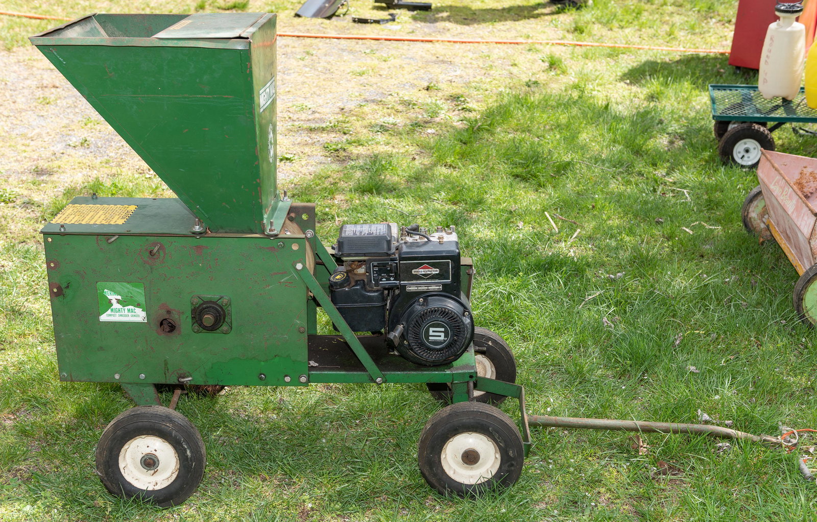 Briggs & Stratton Mighty Mac Shredder: Compost shredder/grinder. Model number 135202. Type 0258 01. Code 9412102E. 22" wide x 74" long x 43" high. Corrosion. Possibly incomplete. Turns over, not running. IMPORTANT: Before bidding, please r