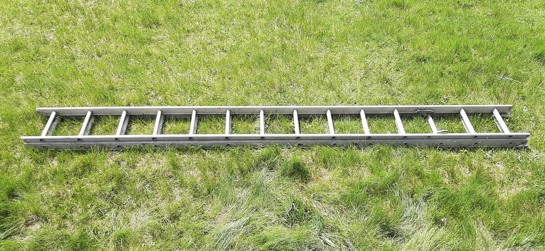 14' Extension Ladder (1 of 4)