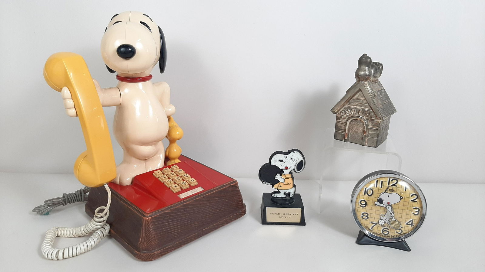 Snoopy Phone, Bank, and Alarm Clock (1 of 12)