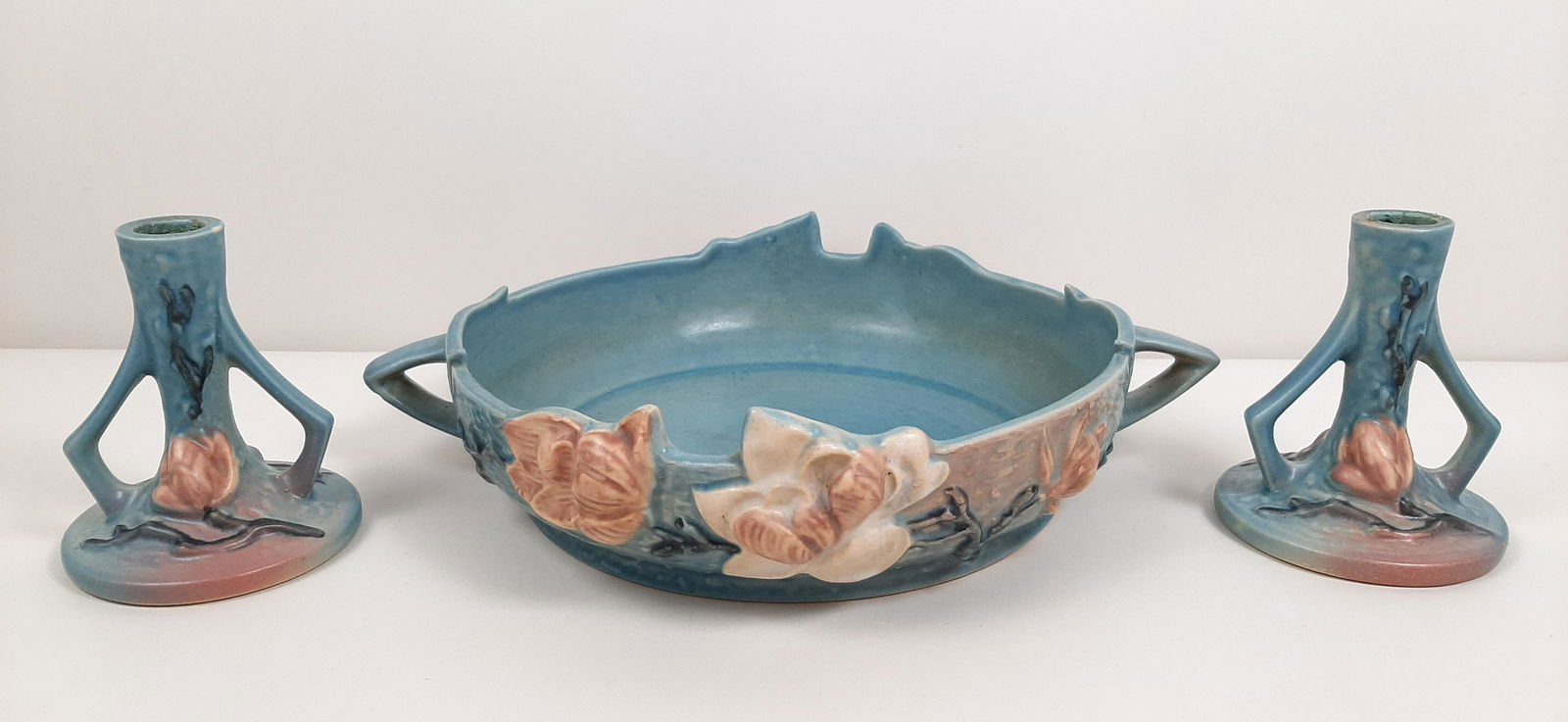 Roseville Magnolia Bowl and Candlestick Holders (1 of 6)
