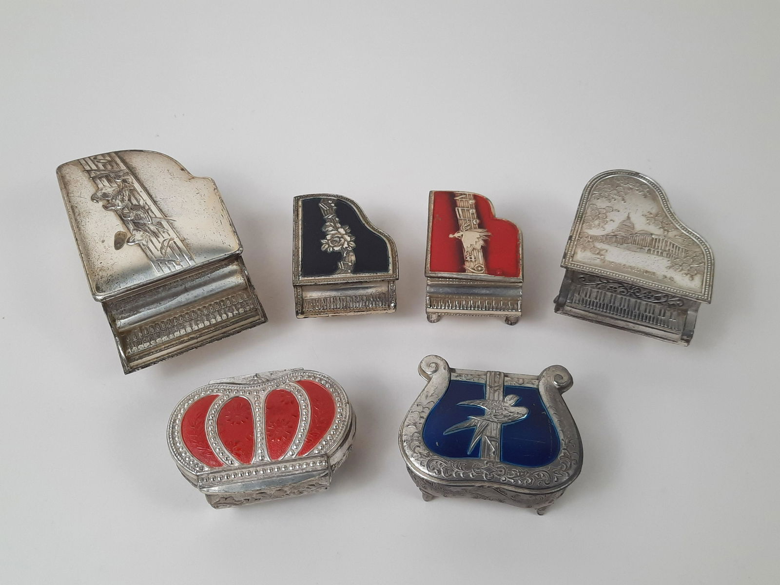 6 Occupied Japan Dresser Boxes incl. Pianos (1 of 4)