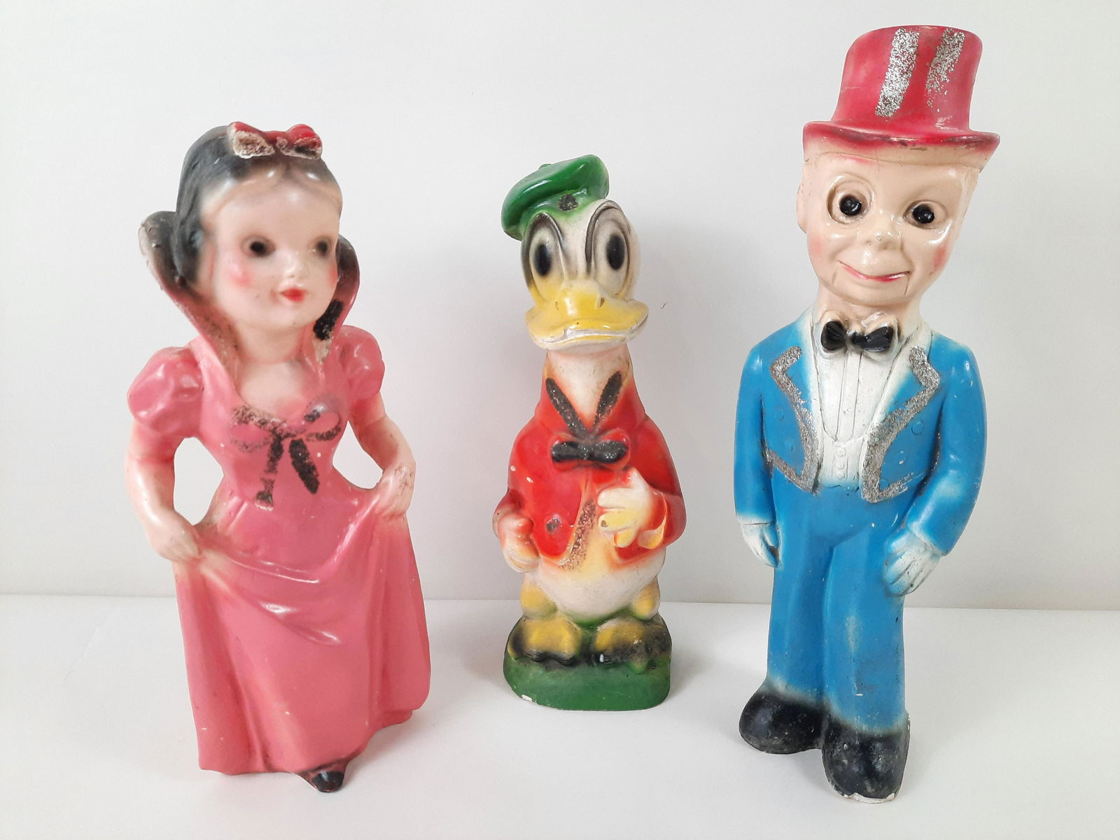 Carnival Chalk Figures (1 of 4)