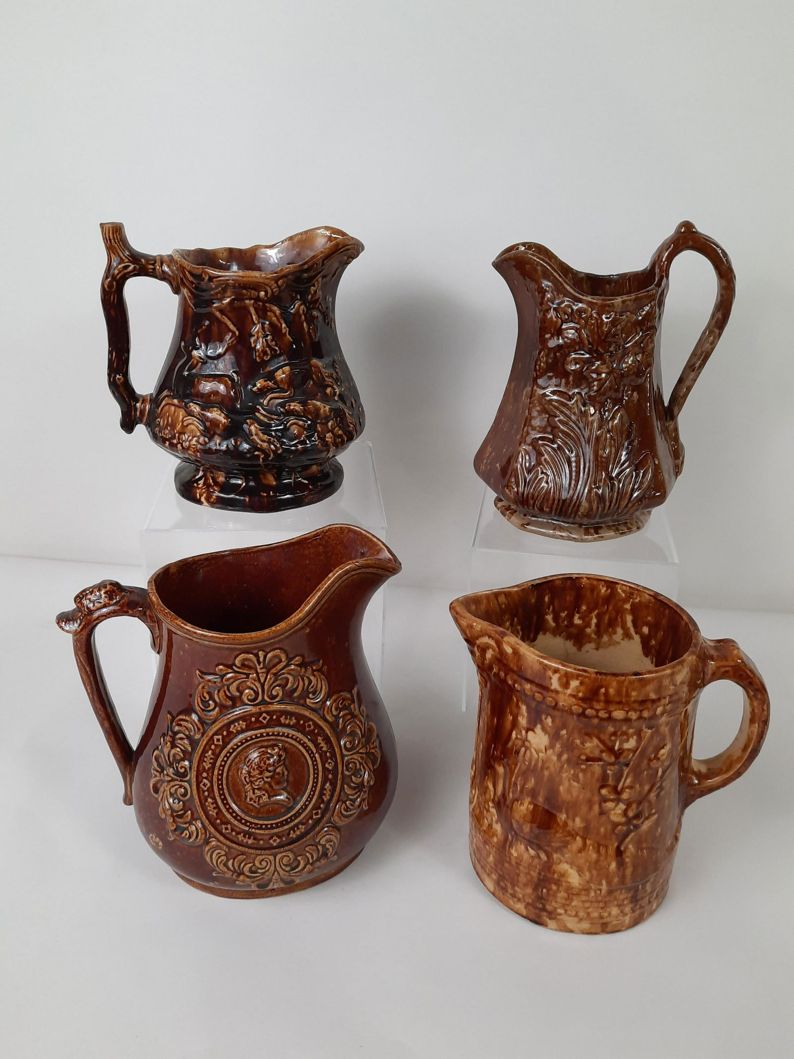 4 Pitchers incl Hunt Scene (1 of 10)