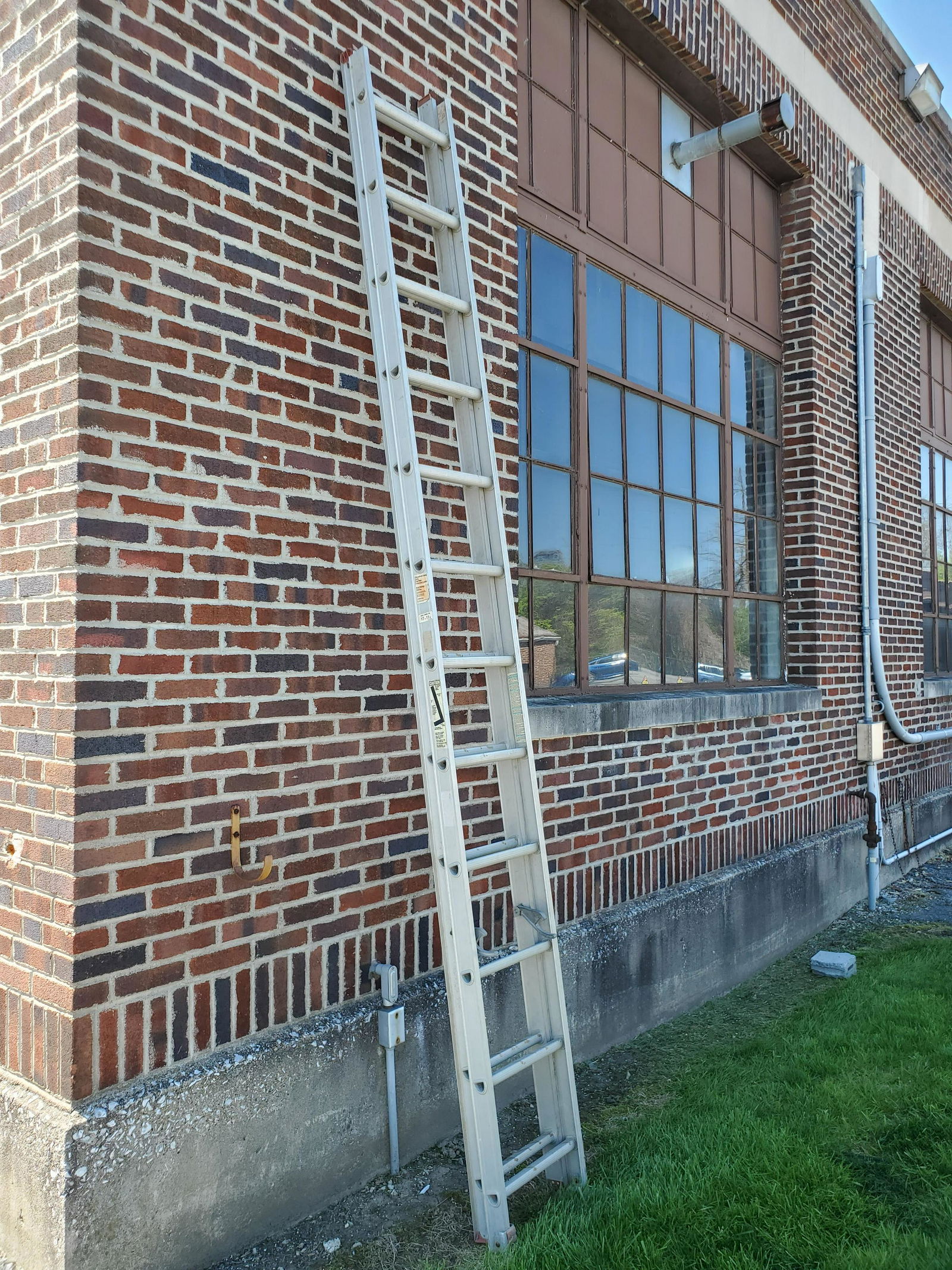 JCPenny 24ft Flat Step Extension Ladder (1 of 4)