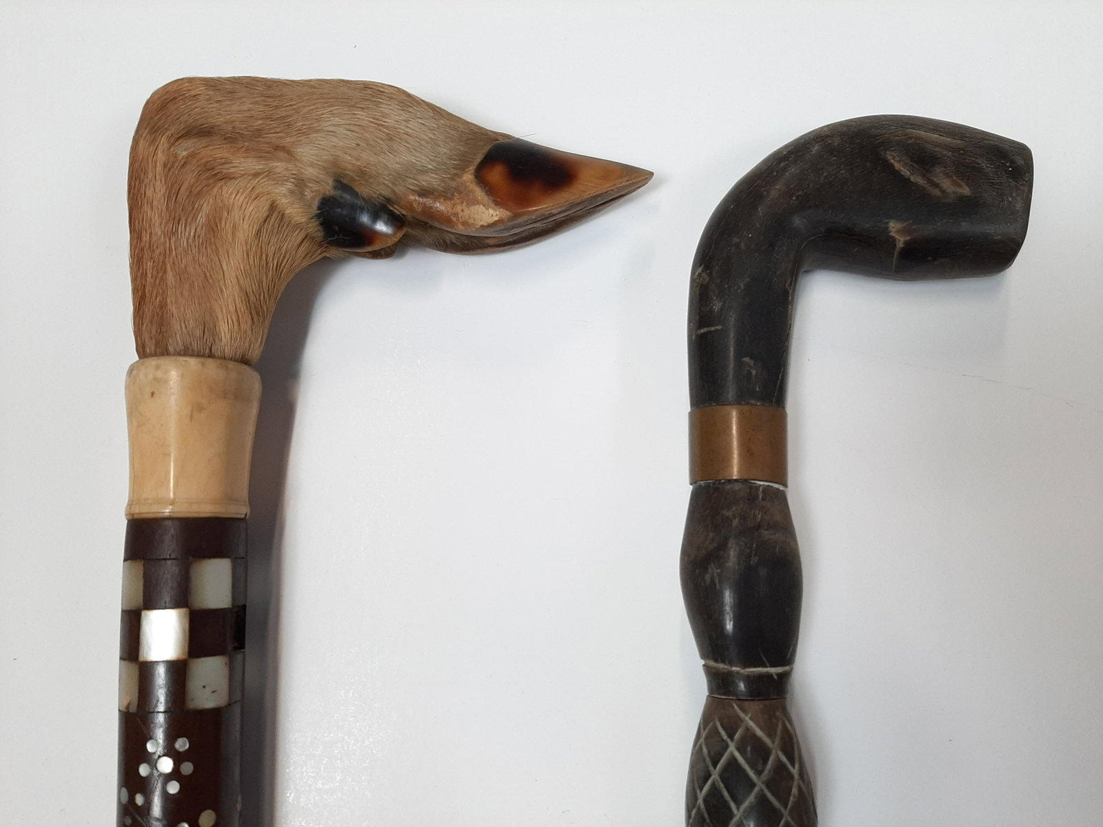 2 Canes incl. MOP Hoof Handle: Also includes horn inlay. 35" to 36½" long.