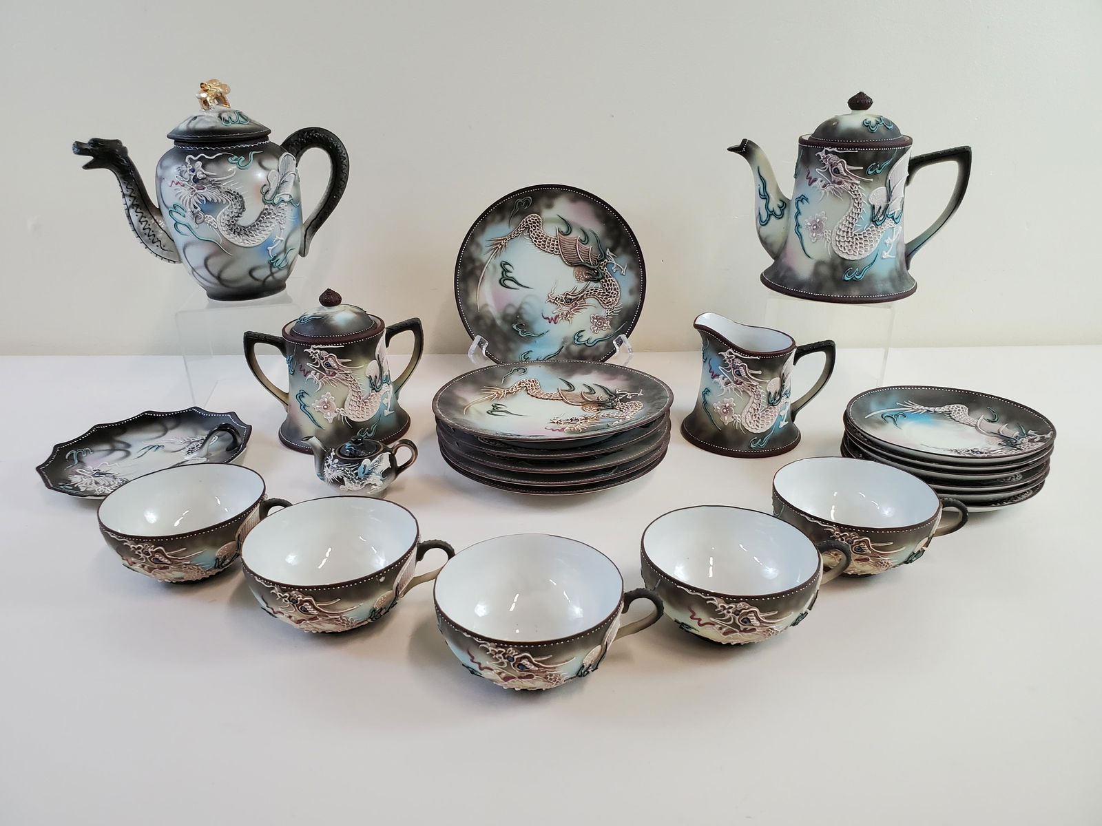 23 Pcs Moriage Dragon Tea Set (1 of 3)