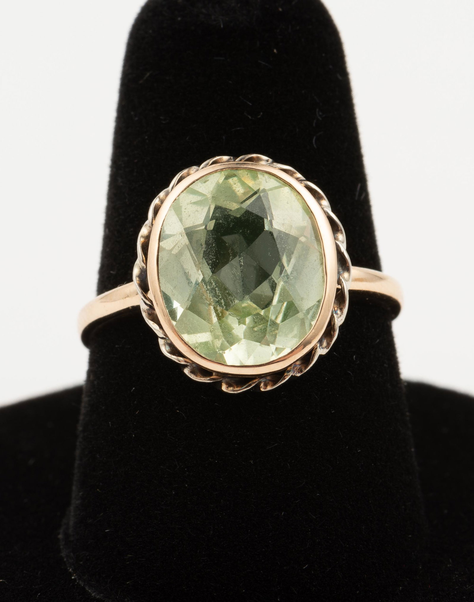 14k Gemstone Ring: Vintage style setting stamped 14k set with green synthetic spinel. 2.4 dwt. Size 8. IMPORTANT: Before bidding, please read the terms and conditions. When you registered for the auction you agreed to t