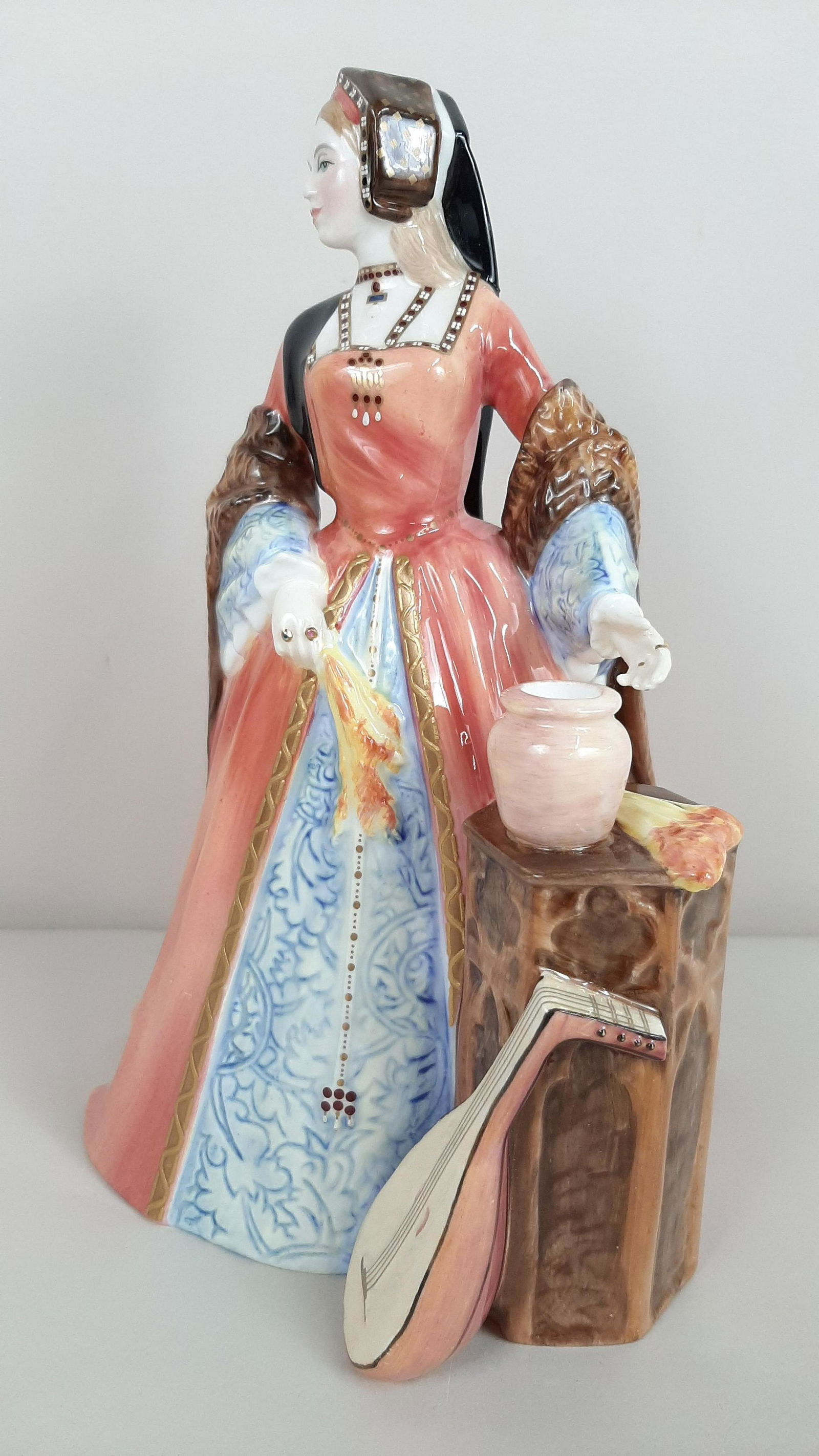 Royal Doulton "Jane Seymour" Figurine (1 of 4)