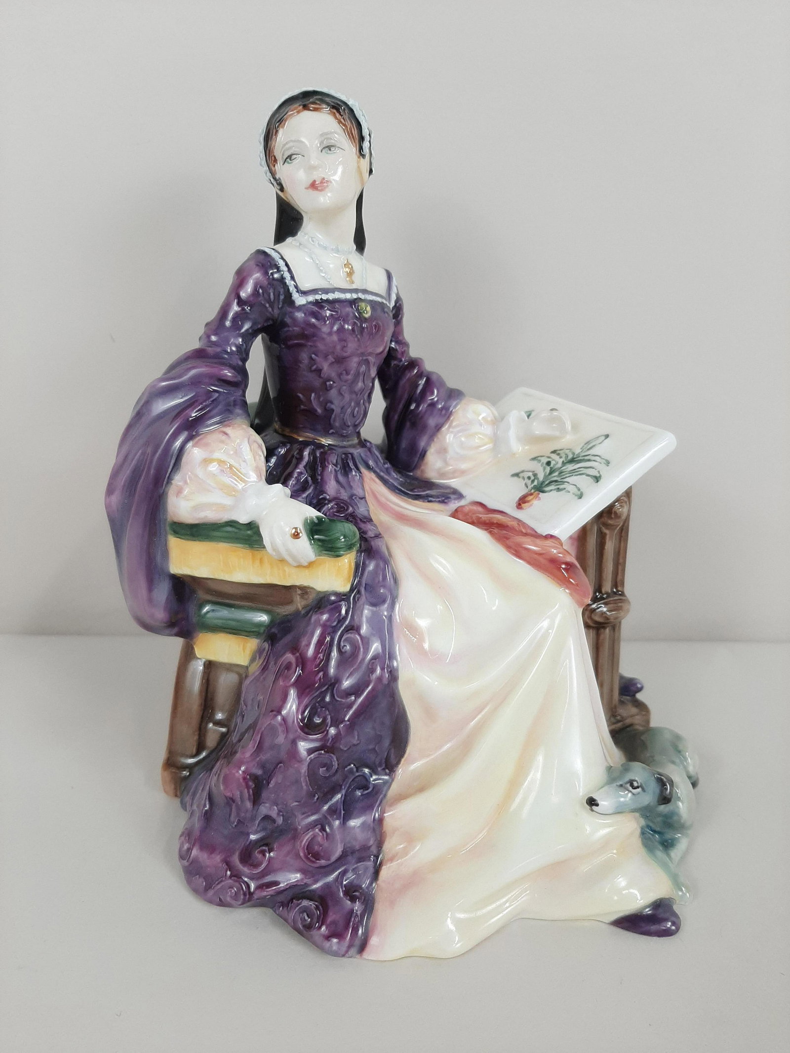 Royal Douton "Mary Tudor" Figurine: 6¼" high. H.N. 3834. IMPORTANT: Before bidding, please read the terms and conditions. When you registered for the auction you agreed to these terms and will be required to comply with them.