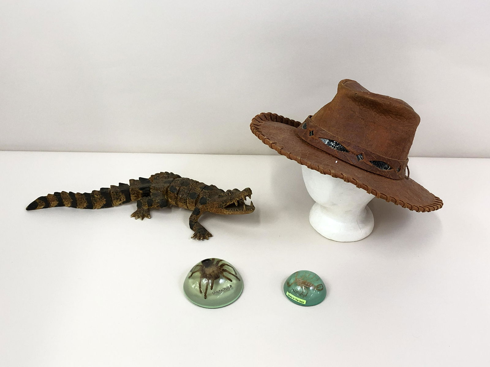 4 Pcs Incl. Alligator (1 of 6)