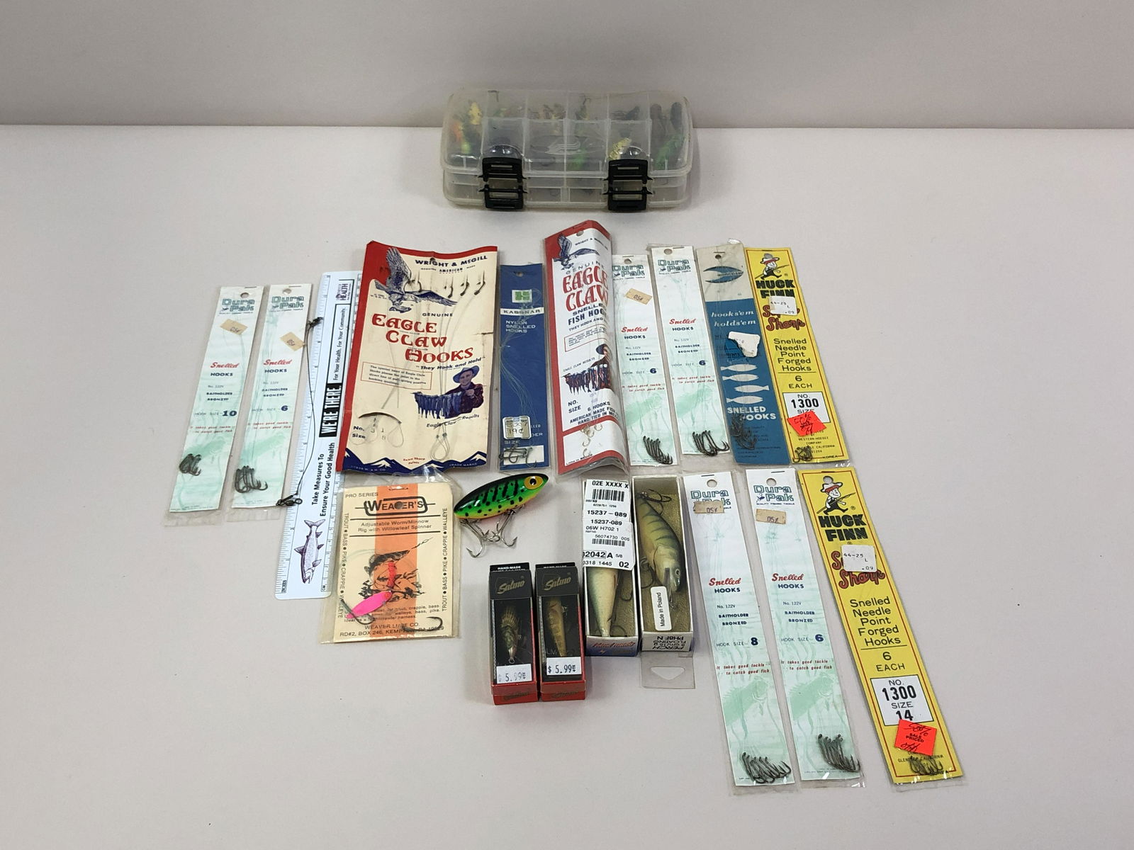 102 Fishing Lures & Hooks (1 of 15)