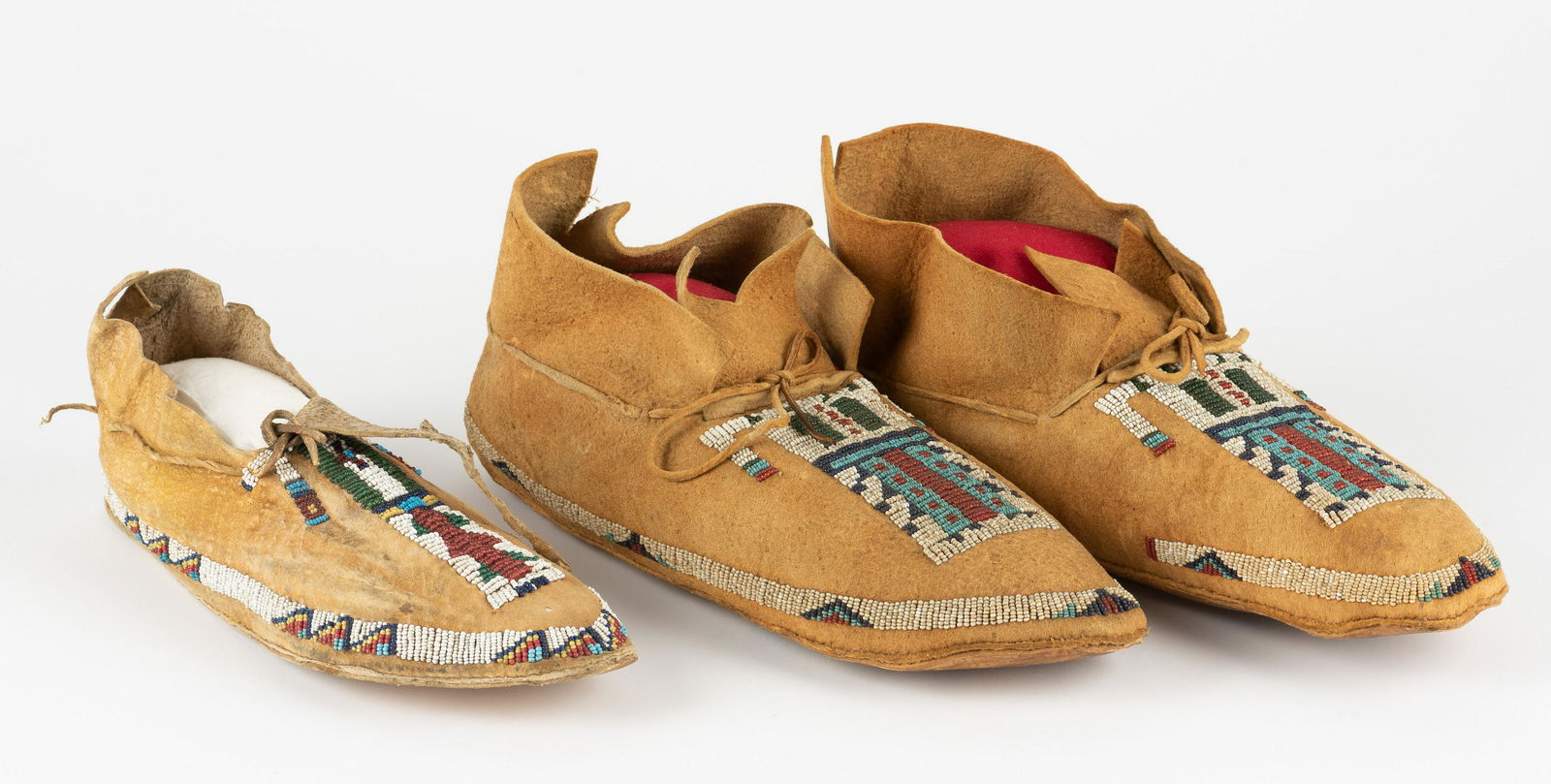 3 Cheyenne Beaded Mocassins Incl. Pair (1 of 7)