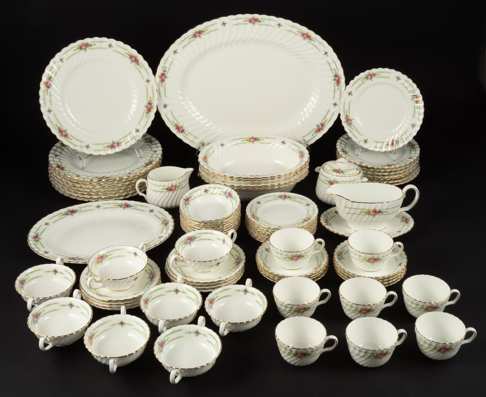 73 Pcs Minton Chiltern Porcelain Dinner Service (1 of 13)