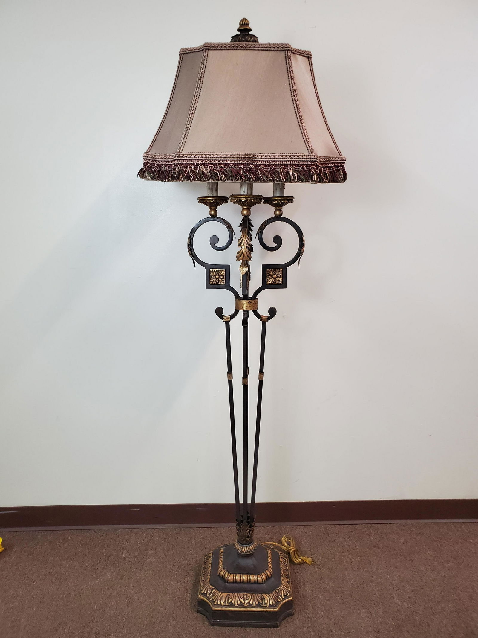 Decorative Floor Lamp (1 of 5)