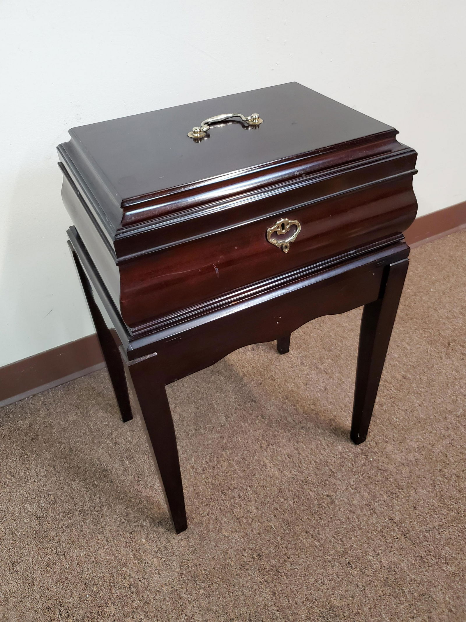 Decorative Box On Stand (1 of 3)