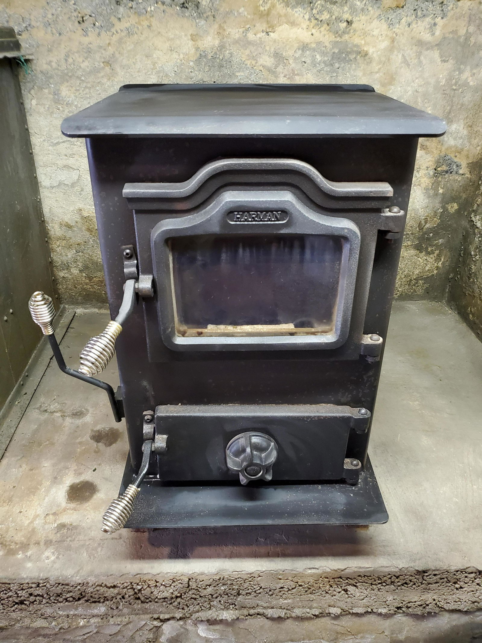 Harman Coal Stove (1 of 3)