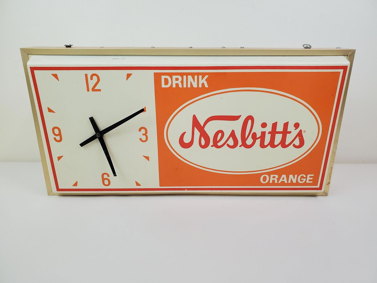 Neslitt's Orange Clock / Light (1 of 4)