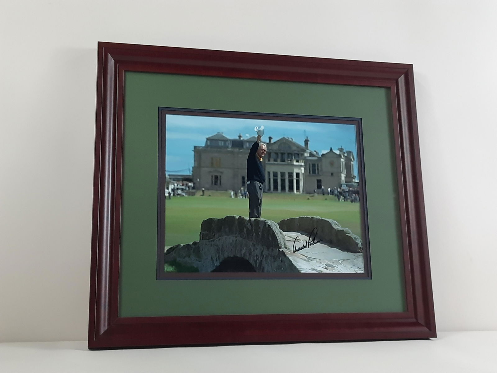 Arnold Palmer Autographed Photograph (1 of 2)