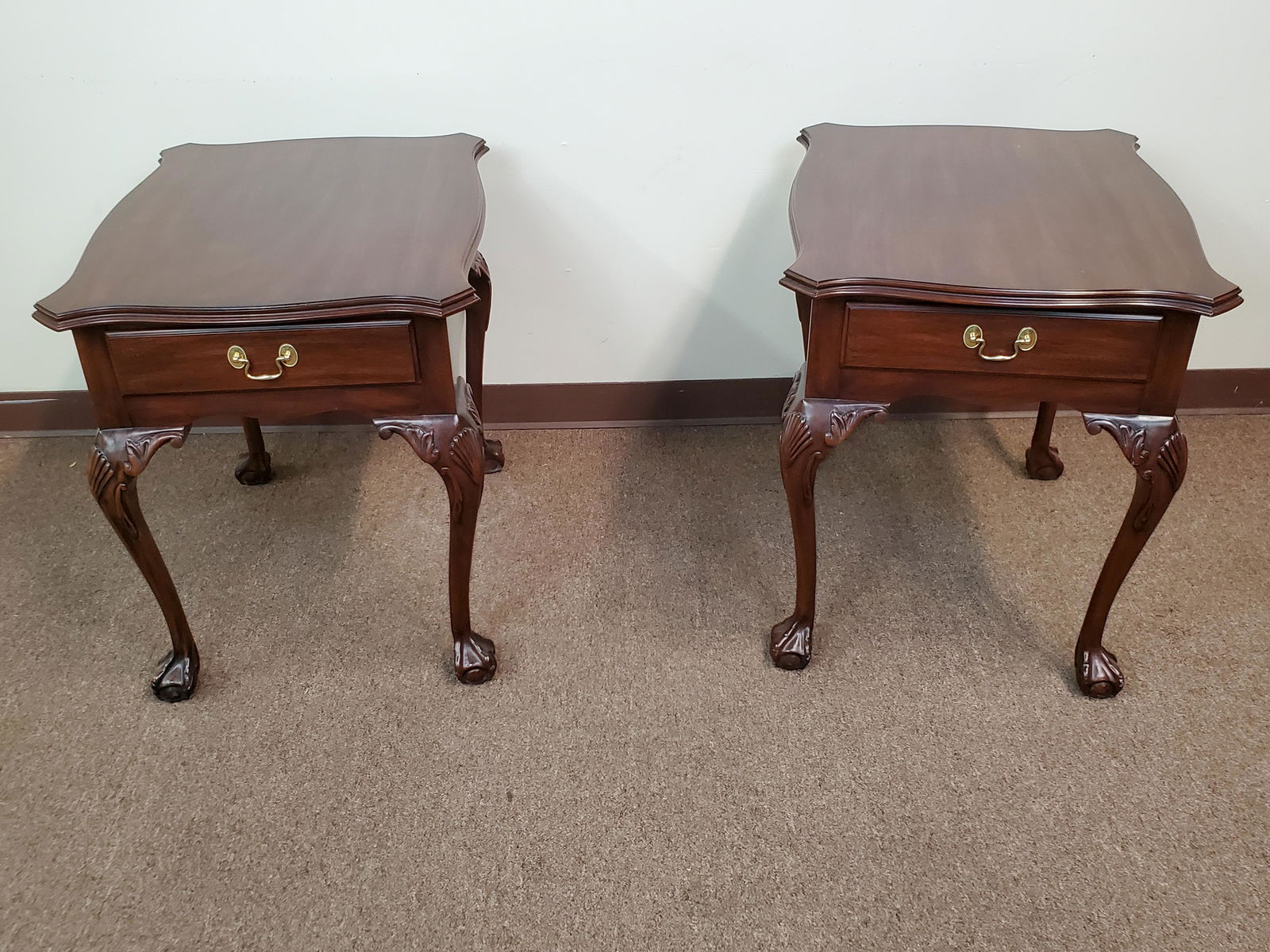 Pair Of Mahogany Henkel-Harris End Tables (1 of 6)