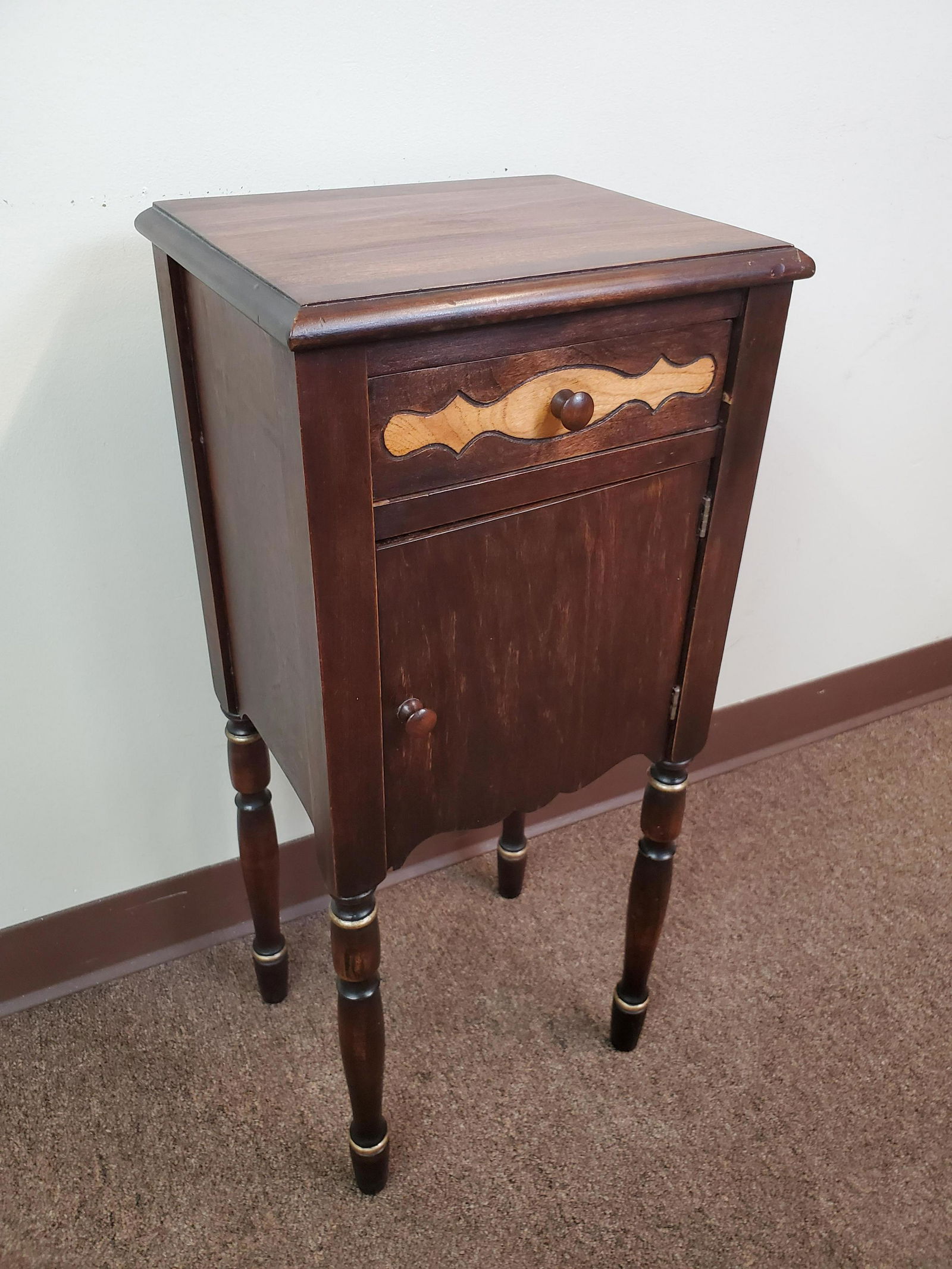 Smoking Cabinet Copper Lined (1 of 4)