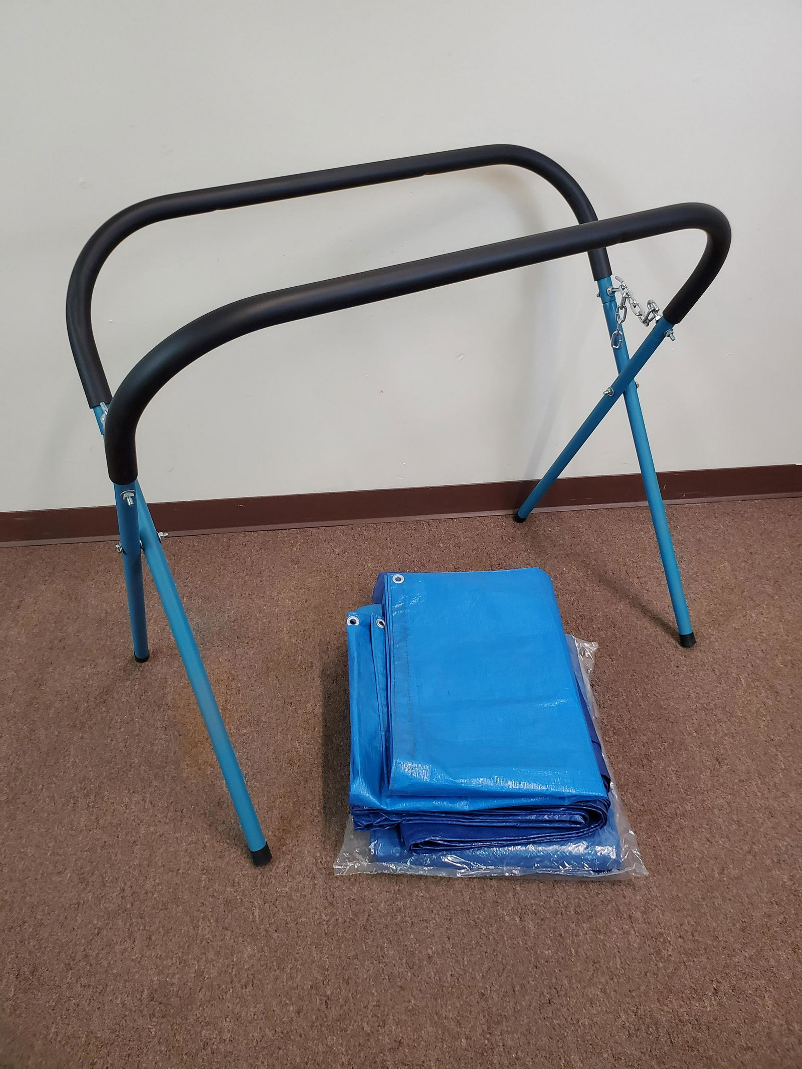 500-lb Capacity Portable Workbench & 3 Tarps (1 of 4)