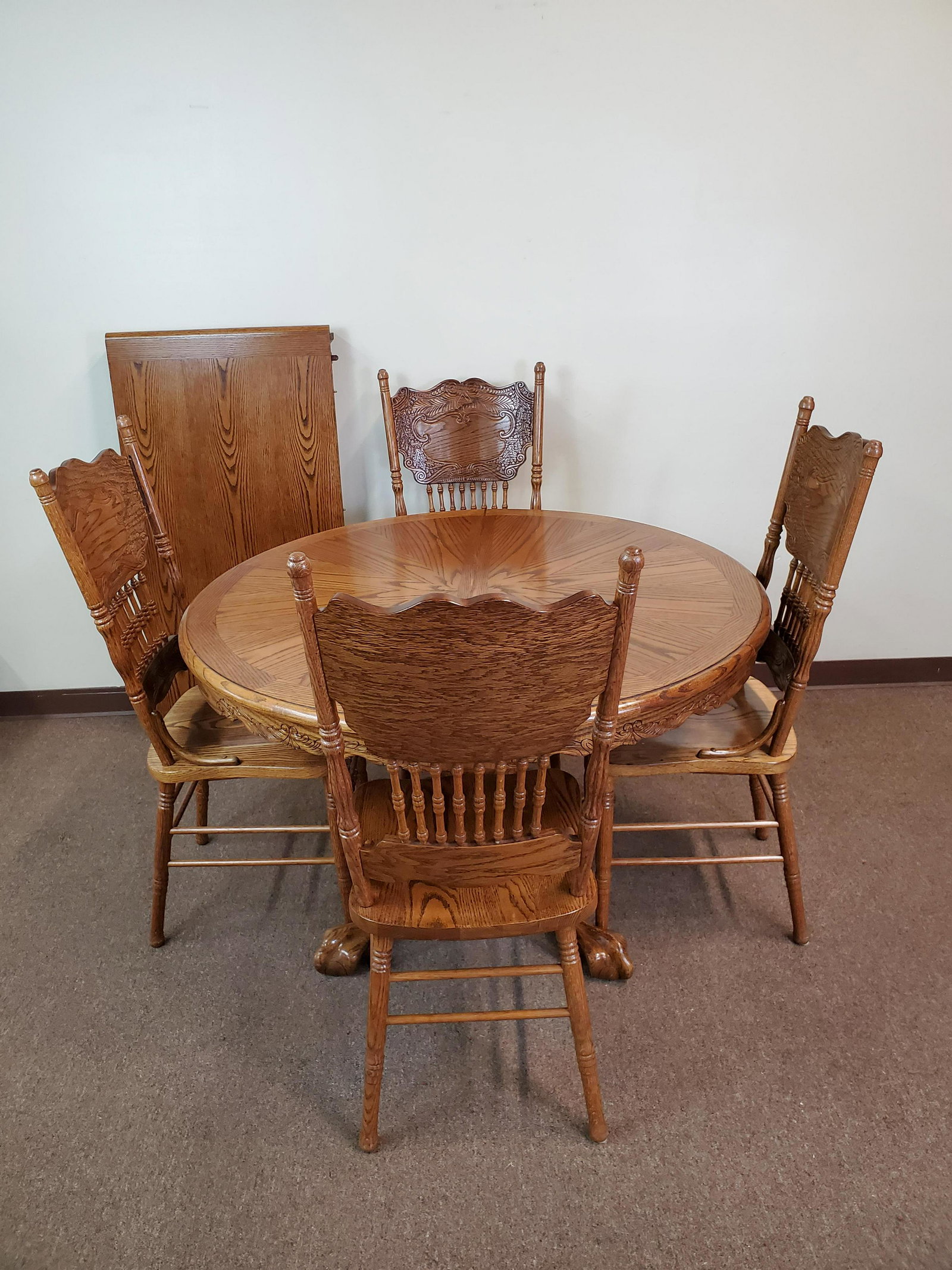 Strongson Round Table With 4 Chairs & One Leaf: Table 47 1/2" diameter X 29 3/4" high. Leaf 47 1/2" wide. Chairs 17 1/2" wide X 21 3/4" deep X 43" high. IMPORTANT: Before bidding, please read the terms and conditions. When you registered for the au