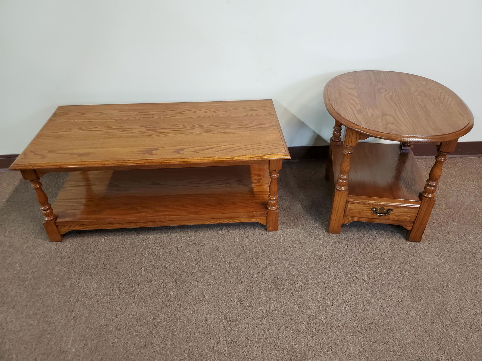 Pennsylvania House Coffee & End Table (1 of 5)