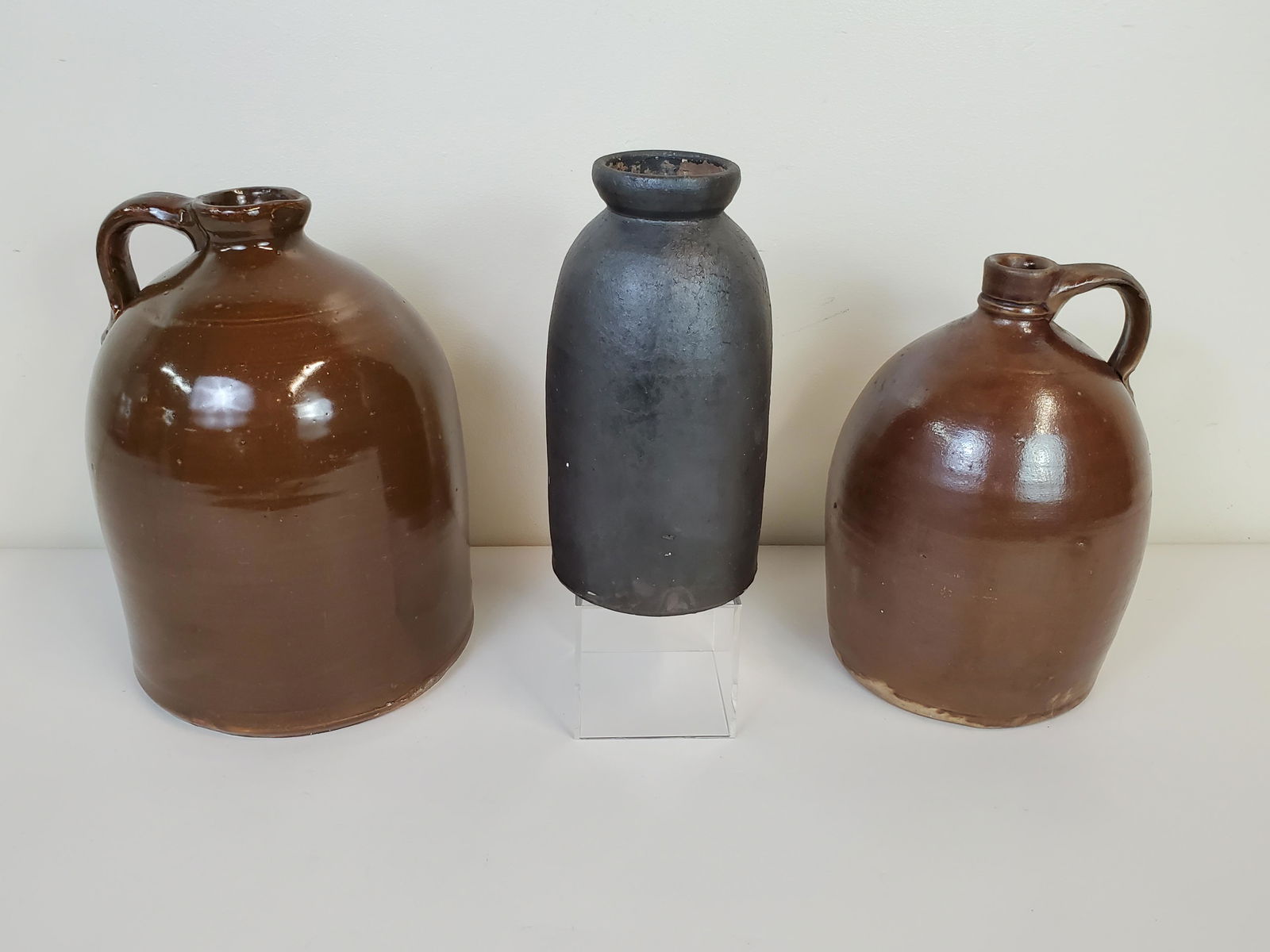 3 Stoneware Jugs & Jar (1 of 9)