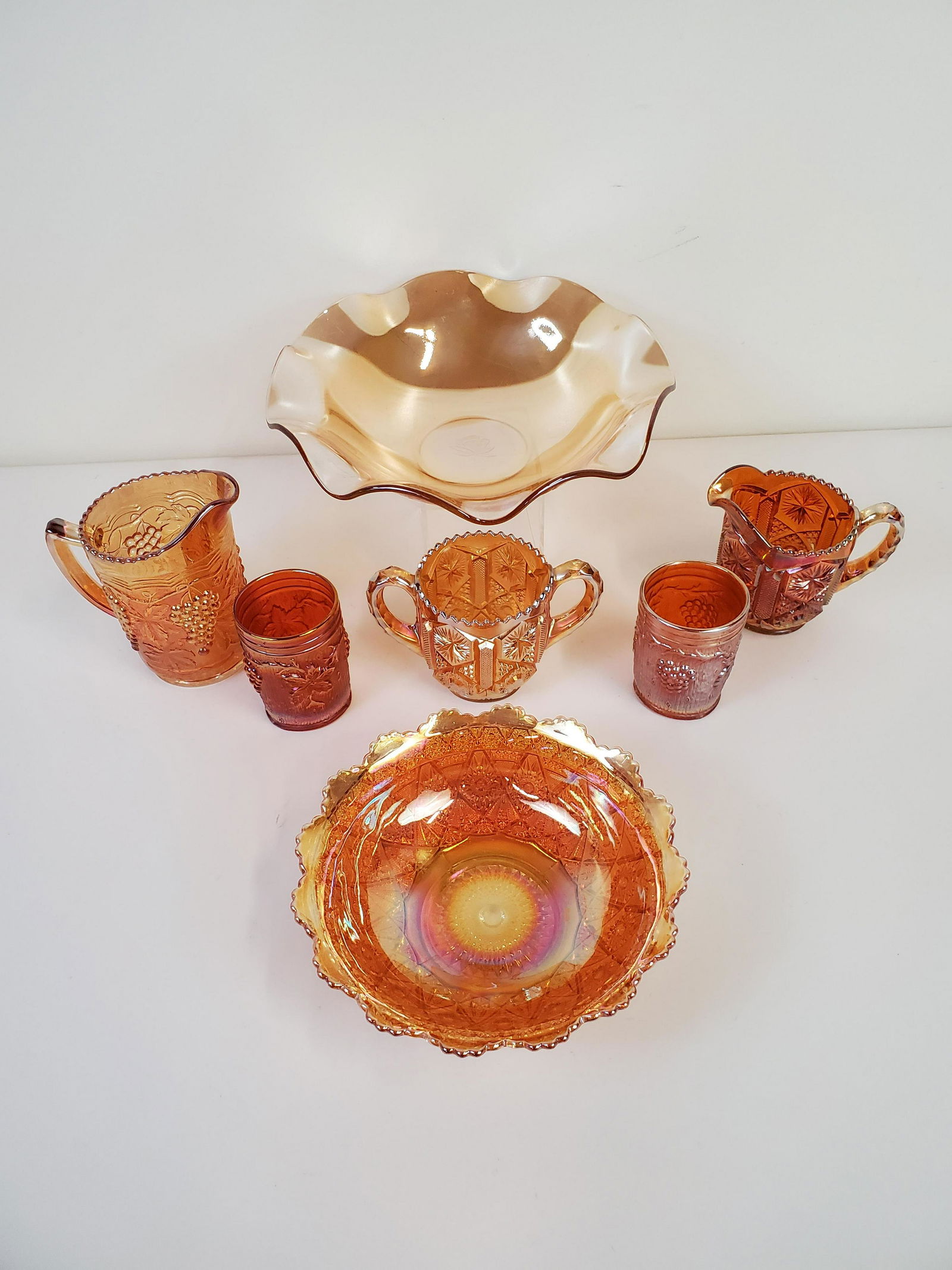 7 Pcs Of Carnival Glass (1 of 5)