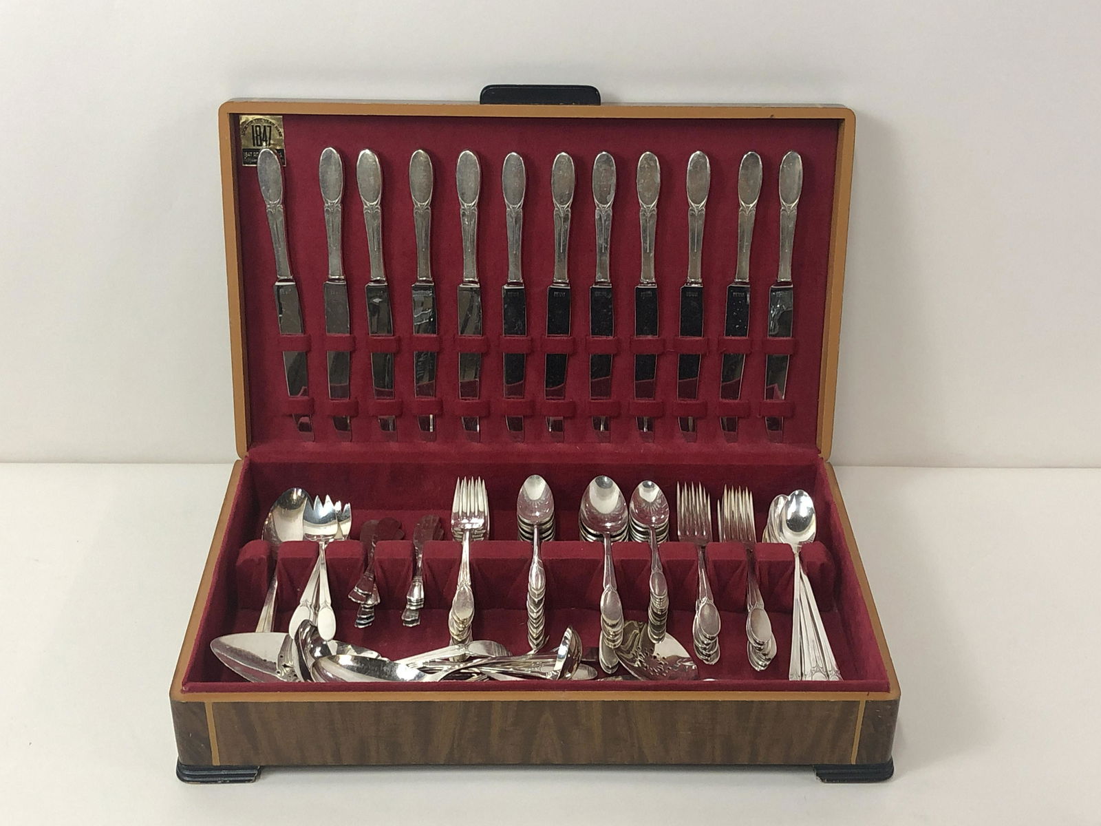 80 Pcs 1847 Rogers Bros Art Deco Flatware (1 of 6)