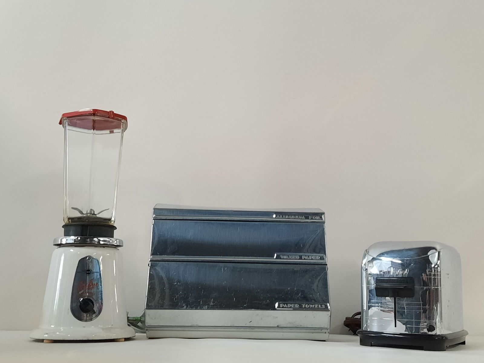 Vintage Blender, Toaster and Wall Dispenser (1 of 5)