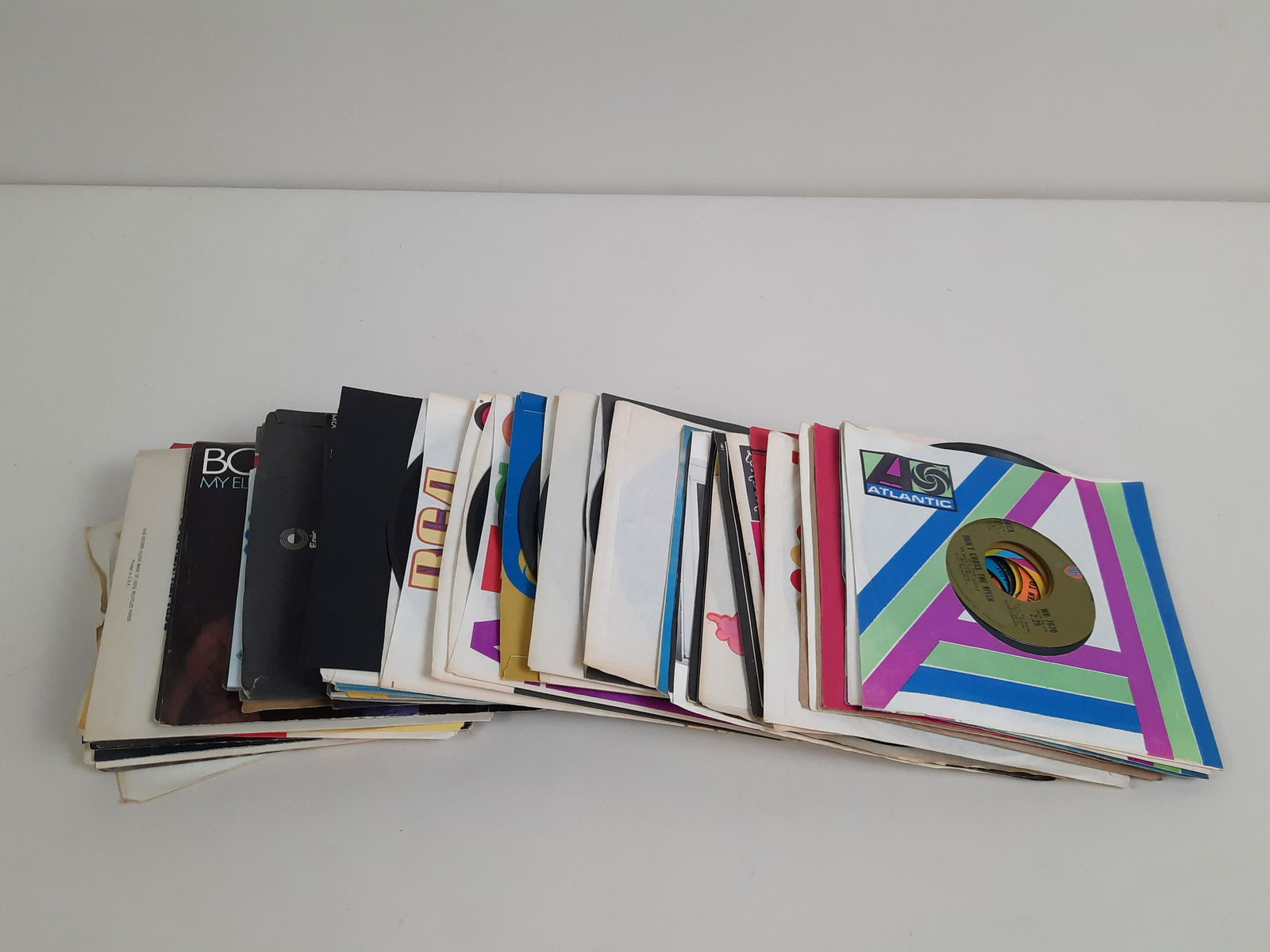 60 45 Records incl The Beatles (1 of 11)