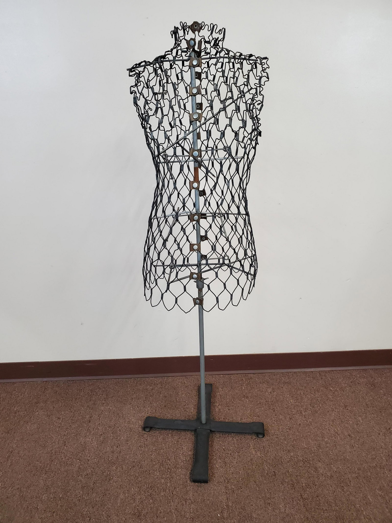 Wire Cage Dress Form (1 of 4)