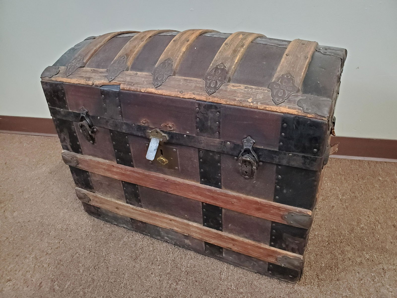 Barrel Top Trunk (1 of 6)