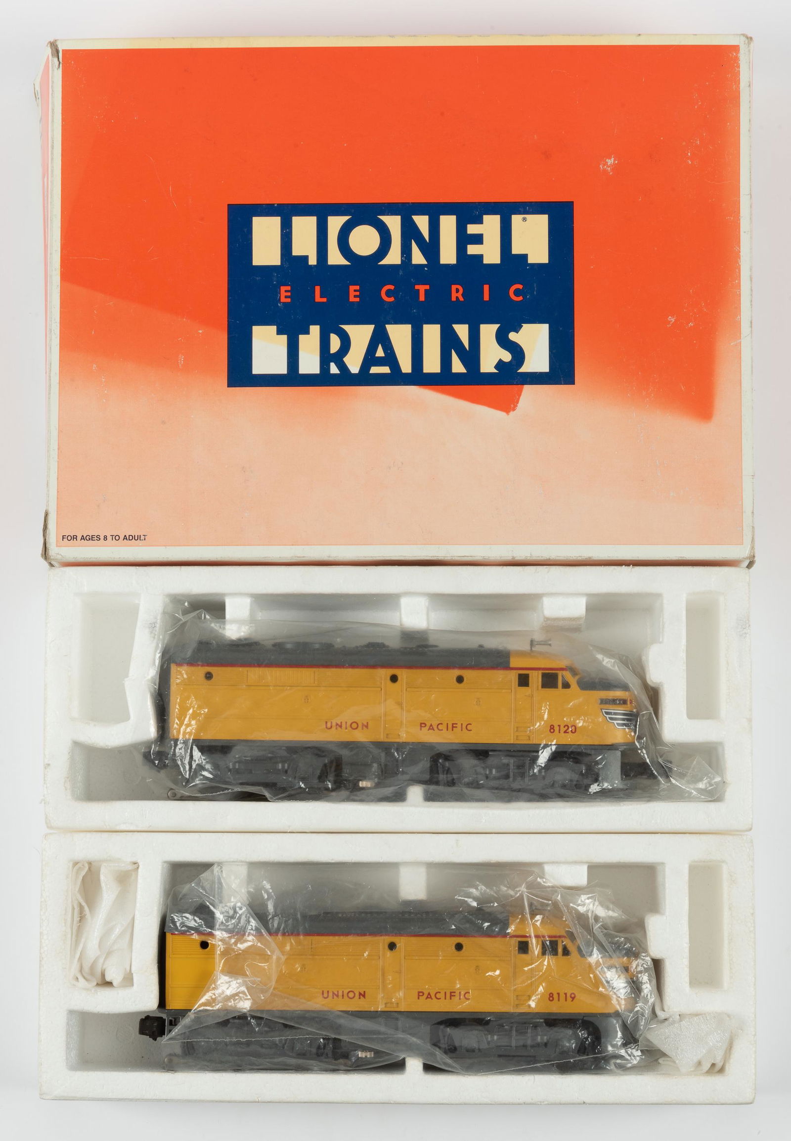 Lionel 1-18119 UP FA-2 Alco AA Diesel Power Unit (1 of 2)